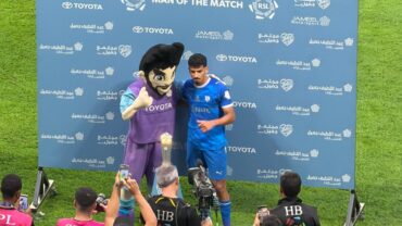 محزري يحصد جائزة رجل مباراة الهلال والفتح