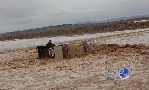 لجان تشرف وترصد آثار الأمطار والسيول التي شهدتها منطقة تبوك