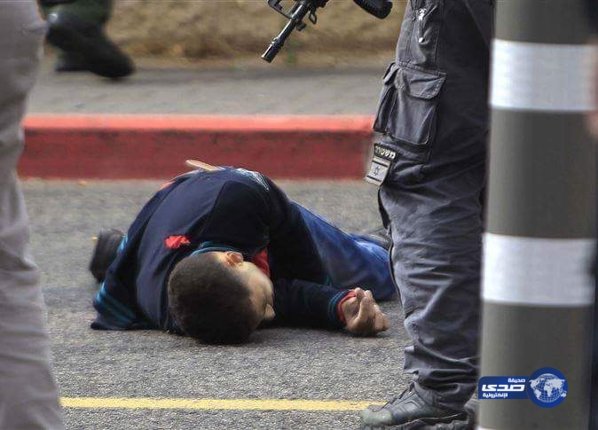 فلسطيني يصاب بجروح خطيرة بعد محاولته طعن عسكريين إسرائيليين بالخليل