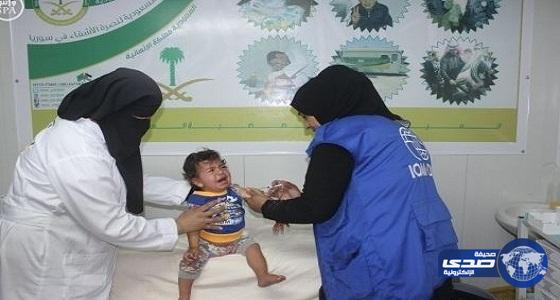 العيادات السعودية تقدم اللقاحات والتطعيمات لـ280 طفل سوري في مخيم الزعتري