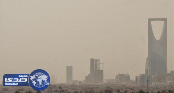مدني الرياض يحذر من التقلبات الجوية ويهيب بالحيطة والابتعاد عن أعمدة الإنارة
