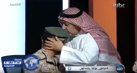 بالفيديو.. الشريان يقبل رؤوس الجنود المصابين: «كلي فخر بكم»