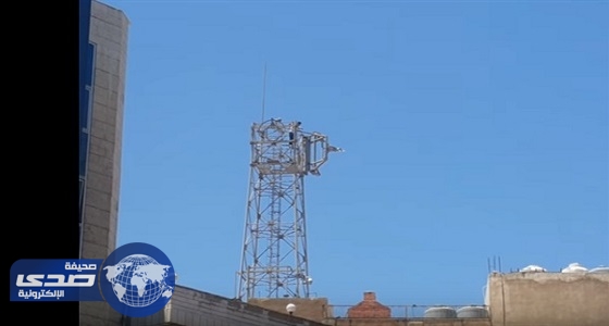 ⁠⁠⁠⁠⁠بالفيديو.. أردني يحاول الانتحار من أعلى برج اتصالات