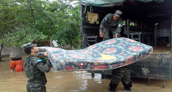 بالصور.. فيضانات عارمة تضرب هندوراس