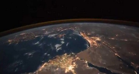 بالفيديو.. رائد فضاء أمريكي يُشيد بأنوار مصر