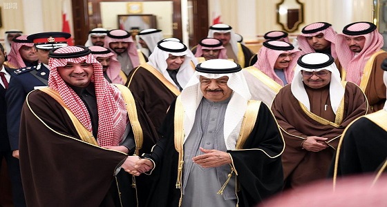 سمو وزير الداخلية يلتقي رئيس الوزراء بمملكة البحرين