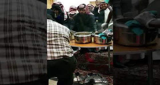 بالفيديو.. حفل زواج بعشاء بسيط في خميس مشيط