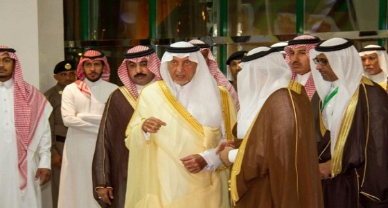 بالصور.. أمير مكة المكرمة يفتتح مكتب العمل في القنفذة