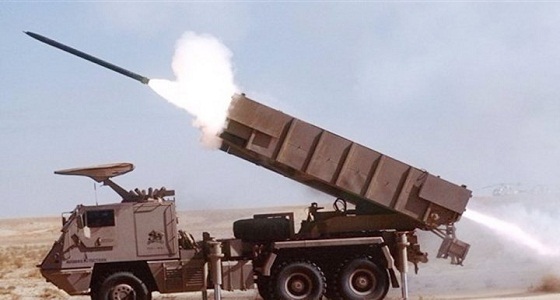 راجمات الصواريخ تستهدف الحوثيين بالحد الجنوبي