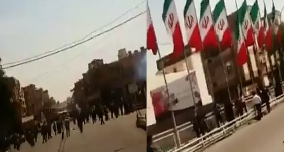 بالفيديو.. الأمن الإيراني يطلق النار على متظاهرين في الأحواز