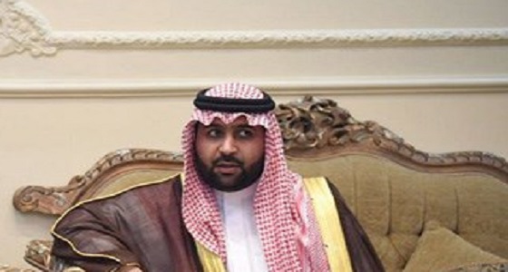 الأمير محمد بن عبدالعزيز بن محمد ينقل تعازي القيادة لذوي الشهيد مشيخي