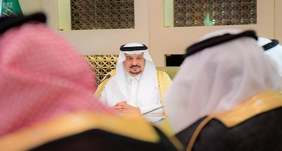 أمير الرياض يلتقي قيادات قطاع خدمات توزيع المياه ويطلع على المشاريع الجاري تنفيذها