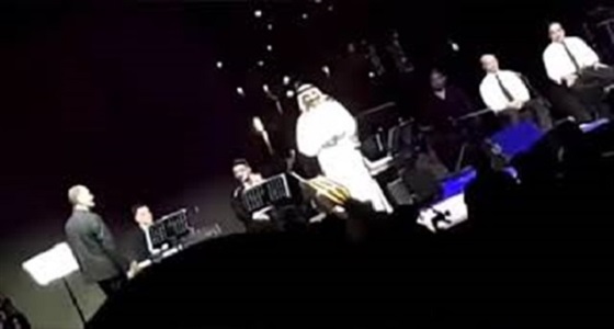 بالفيديو.. عبادي الجوهر لجمهوره: يا تغنوا أنتم يا أغني أنا