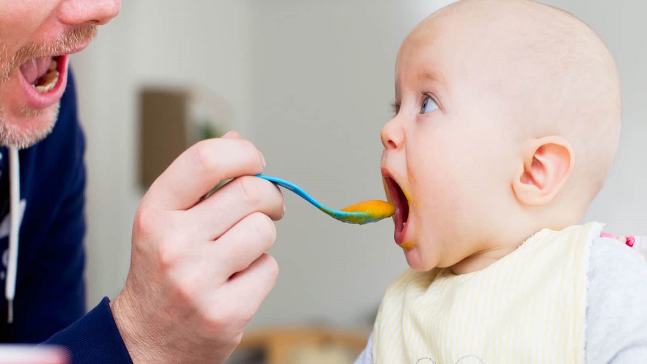 &#8220;كعكات الأرز والتفاح&#8221; وجبات صحية لطفلك بعد عمر 6 أشهر