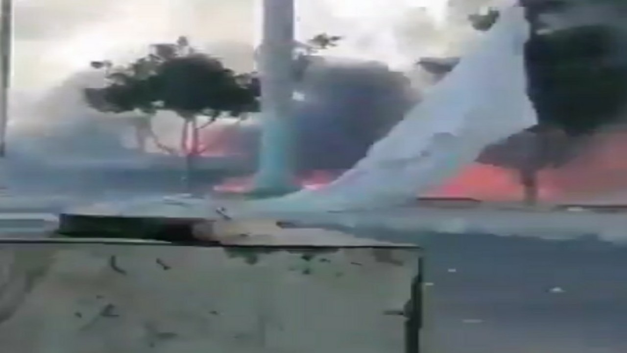 شاهد.. انفجار محطة غاز في مدينة البيضاء الخاضعة لسيطرة الحوثيين 