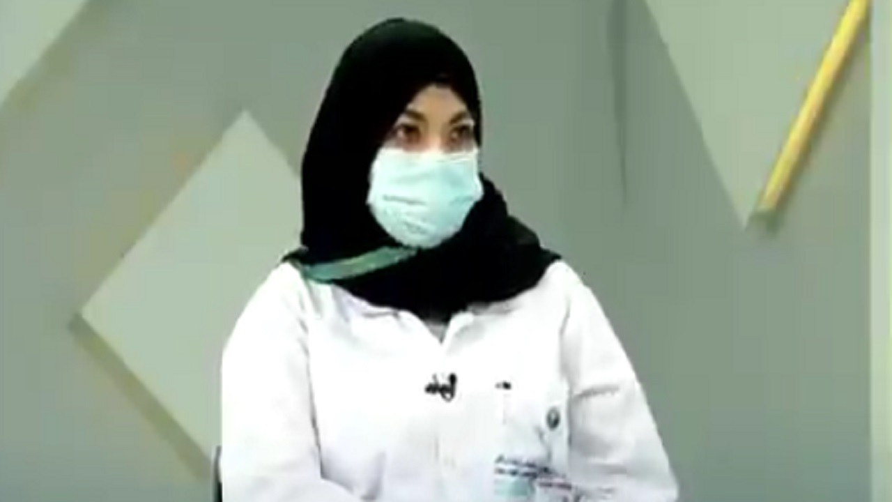 بالفيديو .. طبيبة تجري أول عملية نوعية في المملكة للحفاظ على أنسجة العين