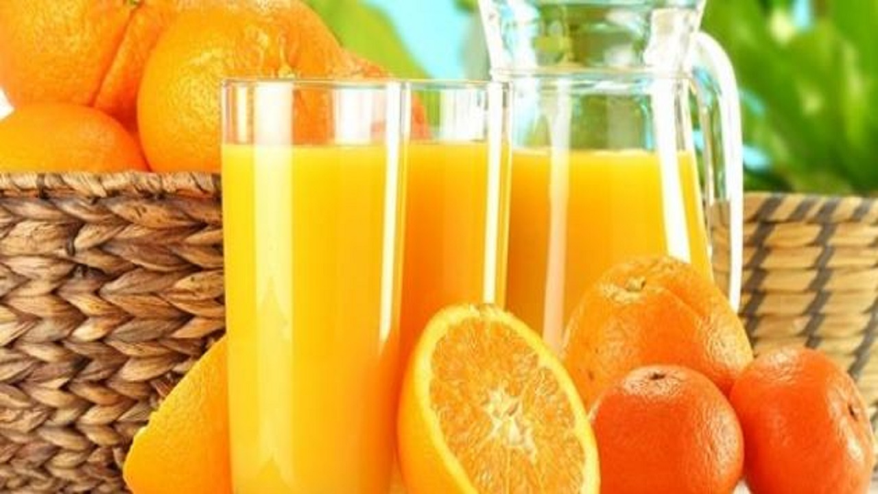 أخصائية: تناول البرتقال والليمون ضار للجسم في هذه الحالات