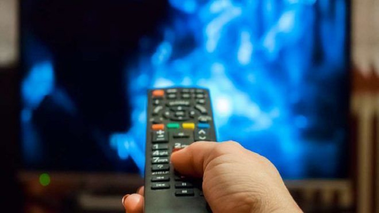 مشاهدة التلفاز بكثرة قد تؤدي إلى تقليص دماغك وتراجع في الذاكرة