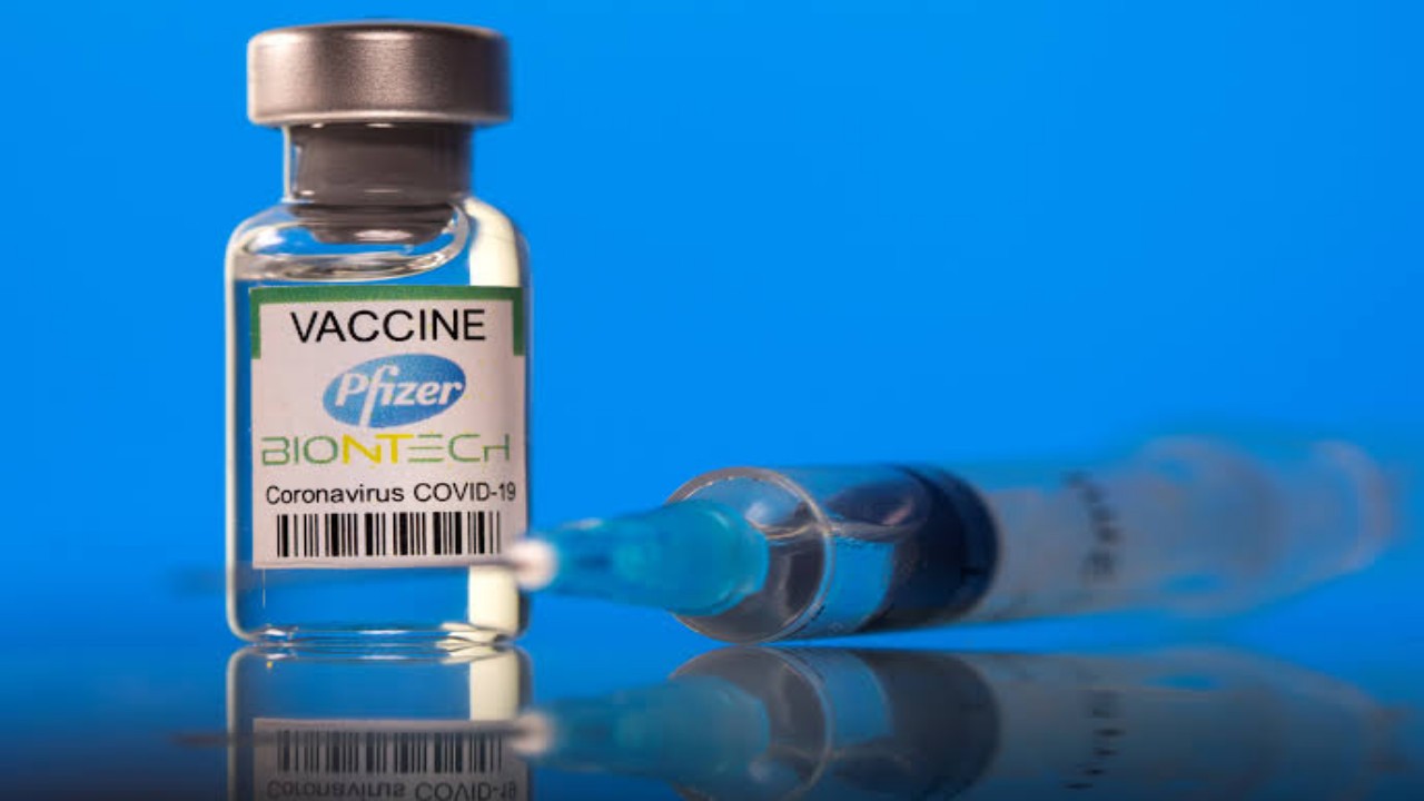 «فايزر» تنفي وجود علاقة بين التهاب عضلة القلب والحاصلين على اللقاح