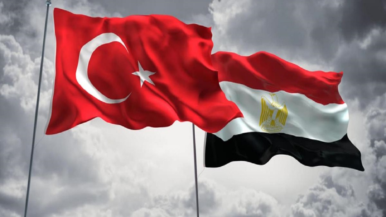 مصر تُنذر تركيا بتعليق التنسيق الأمني معها حال استمرارها في ليبيا