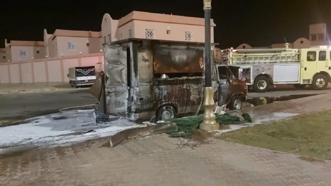 اندلاع حريق في عربة &#8220;فود ترك&#8221; مواطنة بينبع