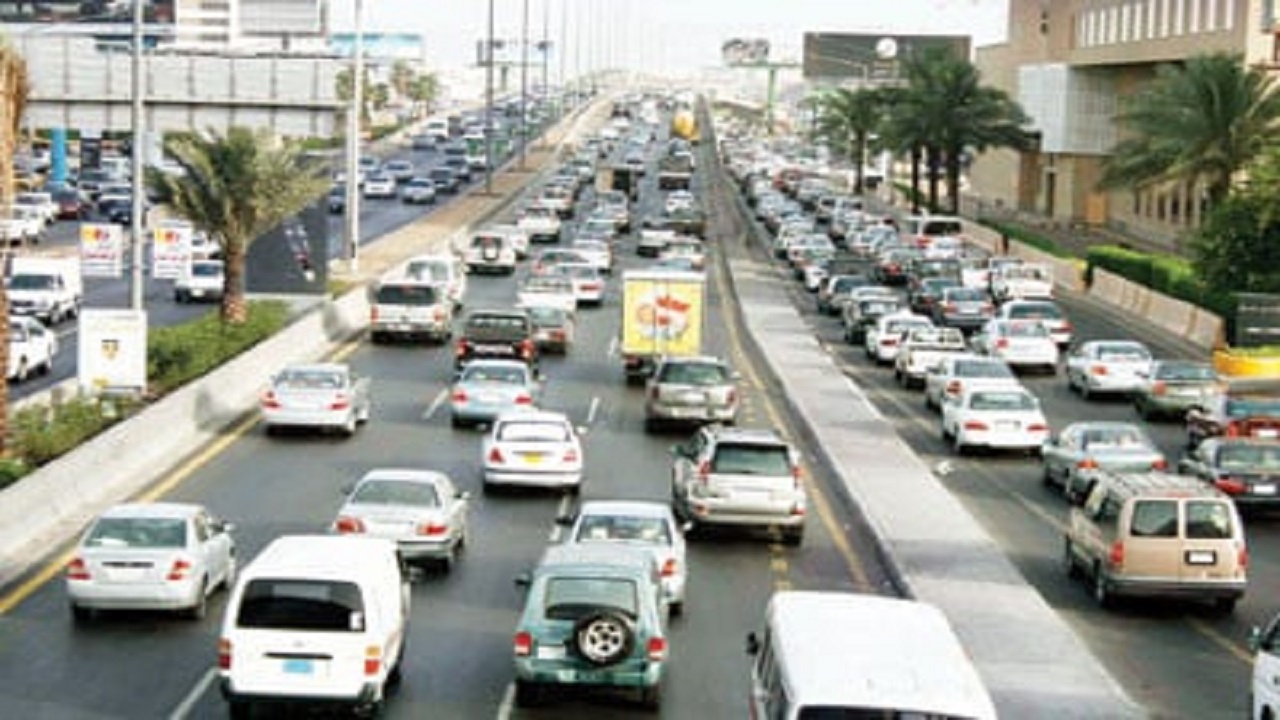 أمانة جدة تعلن إغلاق طريق الملك عبدالعزيز وتحدد الطرق البديلة