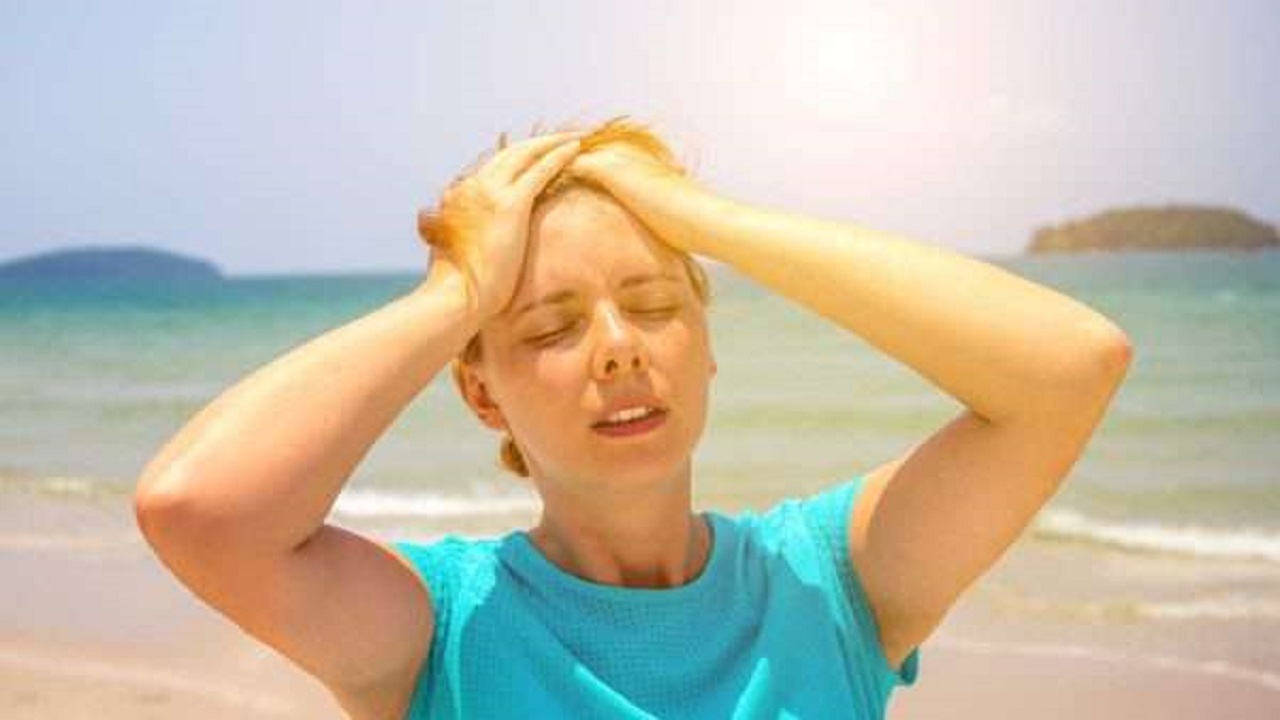 4 خطوات لتبريد الجسم في حالات الإصابة بضربات الشمس والإجهاد الحراري