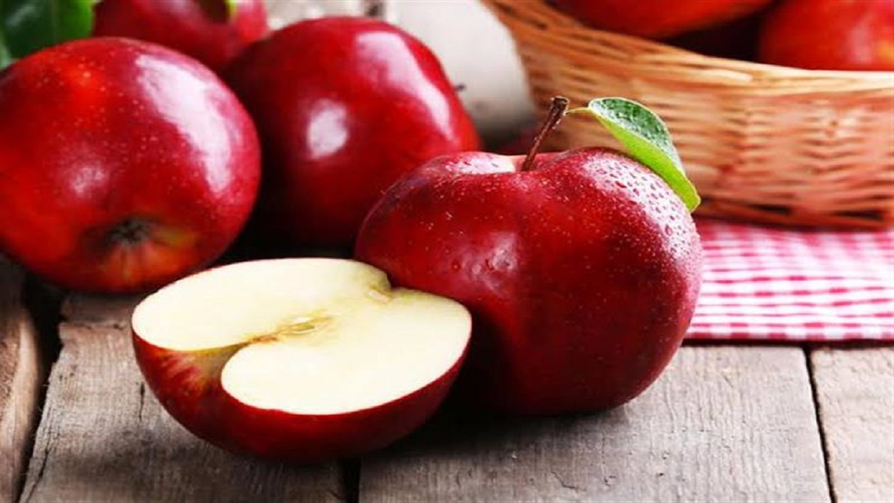 التفاح يقلل من خطر الإصابة بأمراض القلب