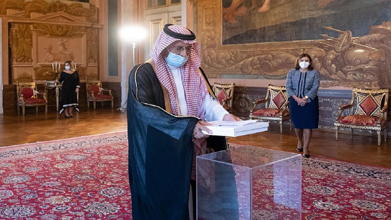 الأمير سعود بن عبدالمحسن يقدم أوراق اعتماده سفيرًا لخادم الحرمين لدى البرتغال