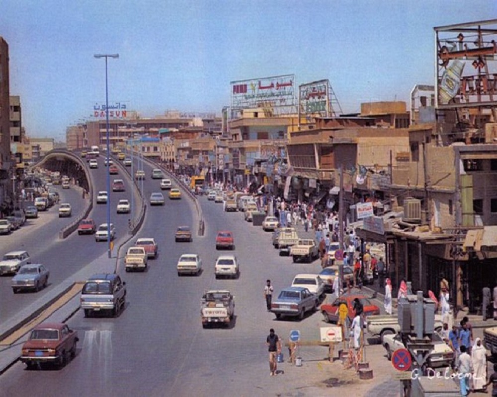 صورة قديمة لشارع البطحاء في وسط الرياض
