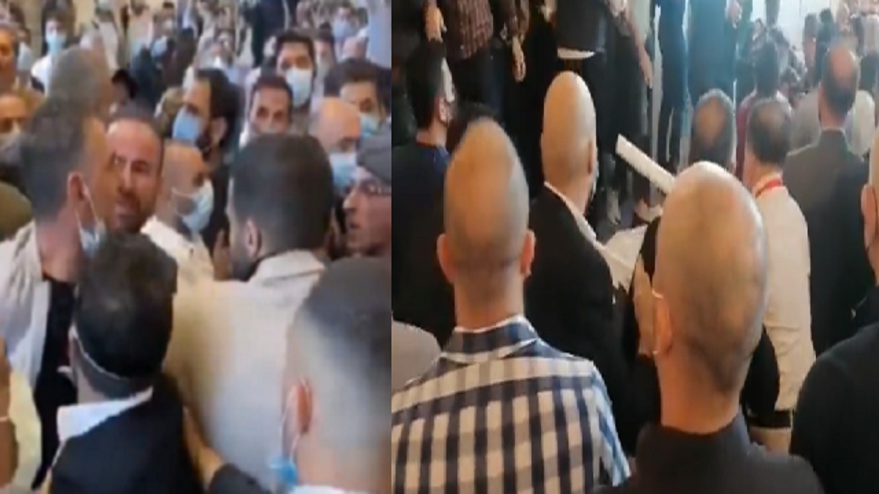 بالفيديو.. عراك بالأيدي ورمي الصناديق خلال انتخابات نقابة الأطباء في لبنان