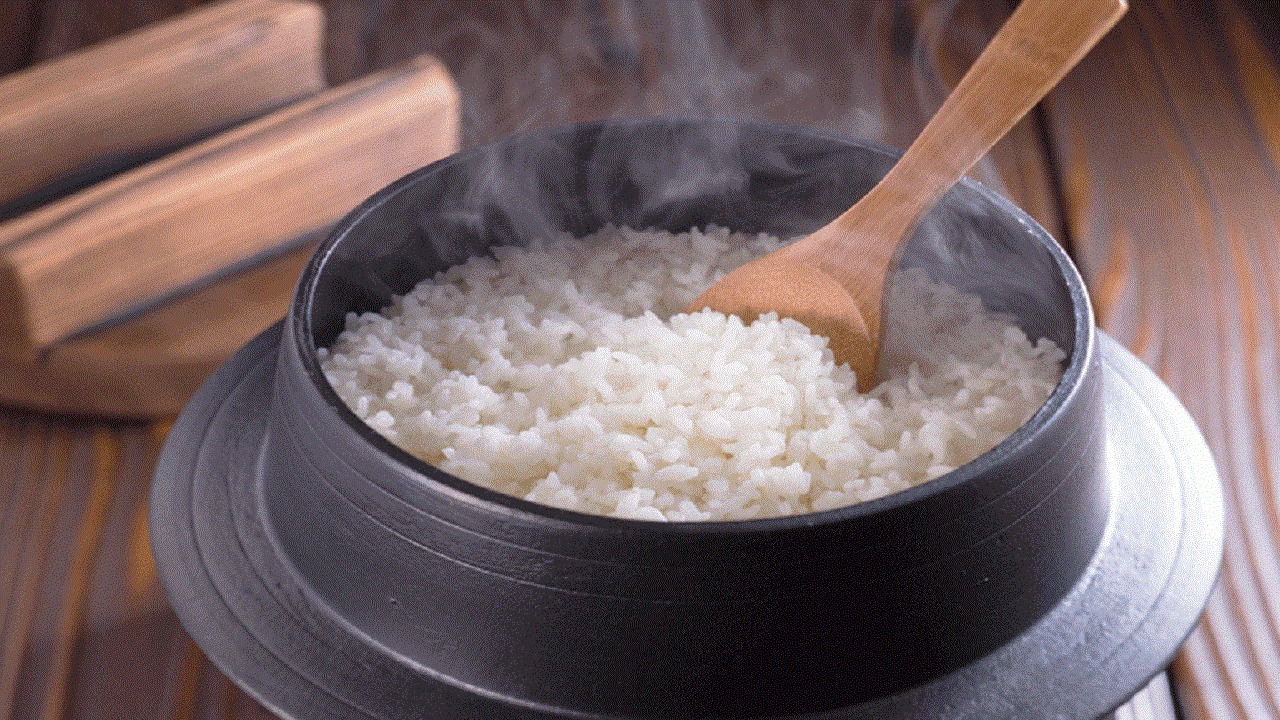 دراسة: عدم طهي الأرز جيداً يسبب السرطان