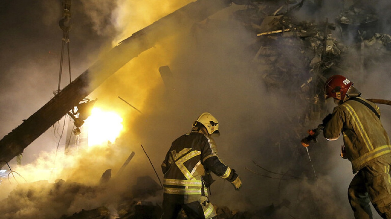 اندلاع حريق في مركز عسكري تابع للحرس الثوري بإيران