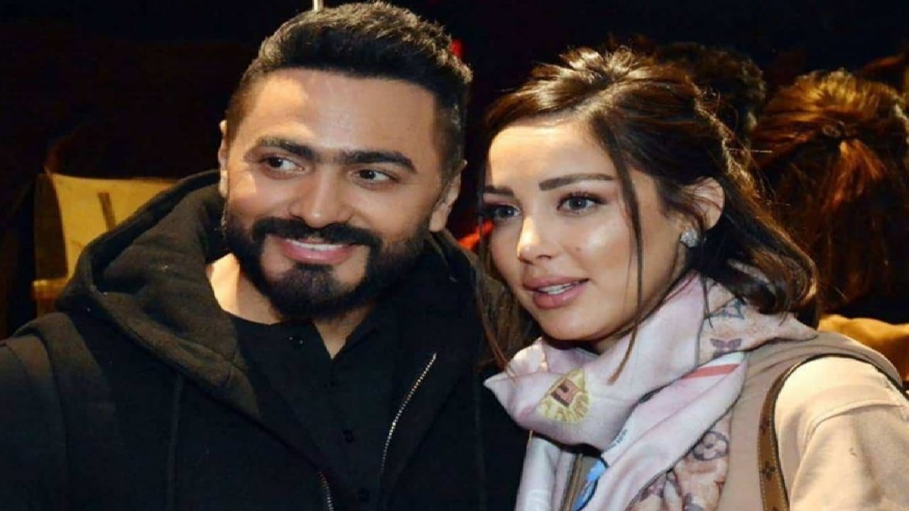 الفنانة المغربية جليلة تفجر مفاجأة بشأن علاقة تامر حسني وزوجته