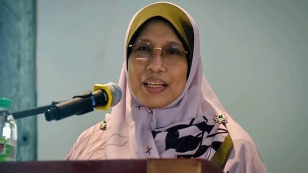 بالفيديو.. نائبة وزيرة ماليزية تنصح الرجال بضرب زوجاتهم