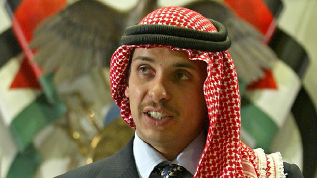 الأمير حمزة يقدم اعتذراه لملك الأردن في أحداث قضية الفتنة ويطلب الصفح