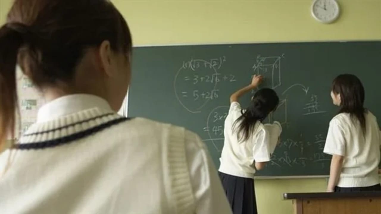 مدارس يابانية تمنع الفتيات من تسريحة ذيل الحصان لسبب غريب