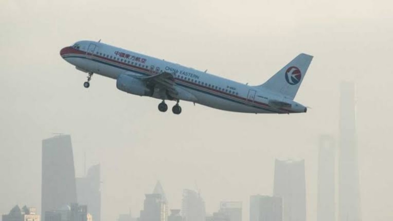 الصين تعثر على دليل هام بشأن الطائرة المنكوبة