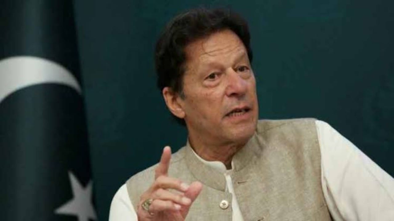 عمران خان بعد إقالته: هناك مؤامرة خارجية لتغيير النظام في باكستان 