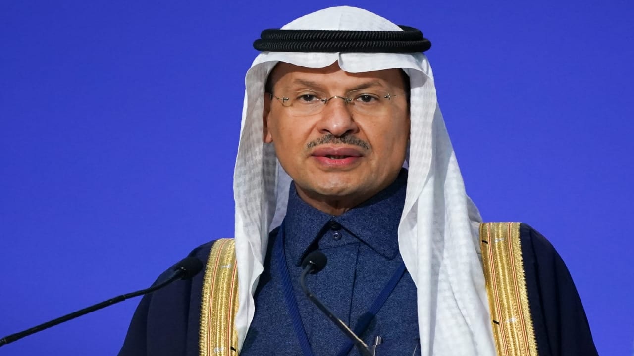 شاهد.. وزير الطاقة يستعيد ذكريات تخرجه في كلية الملك فهد للبترول