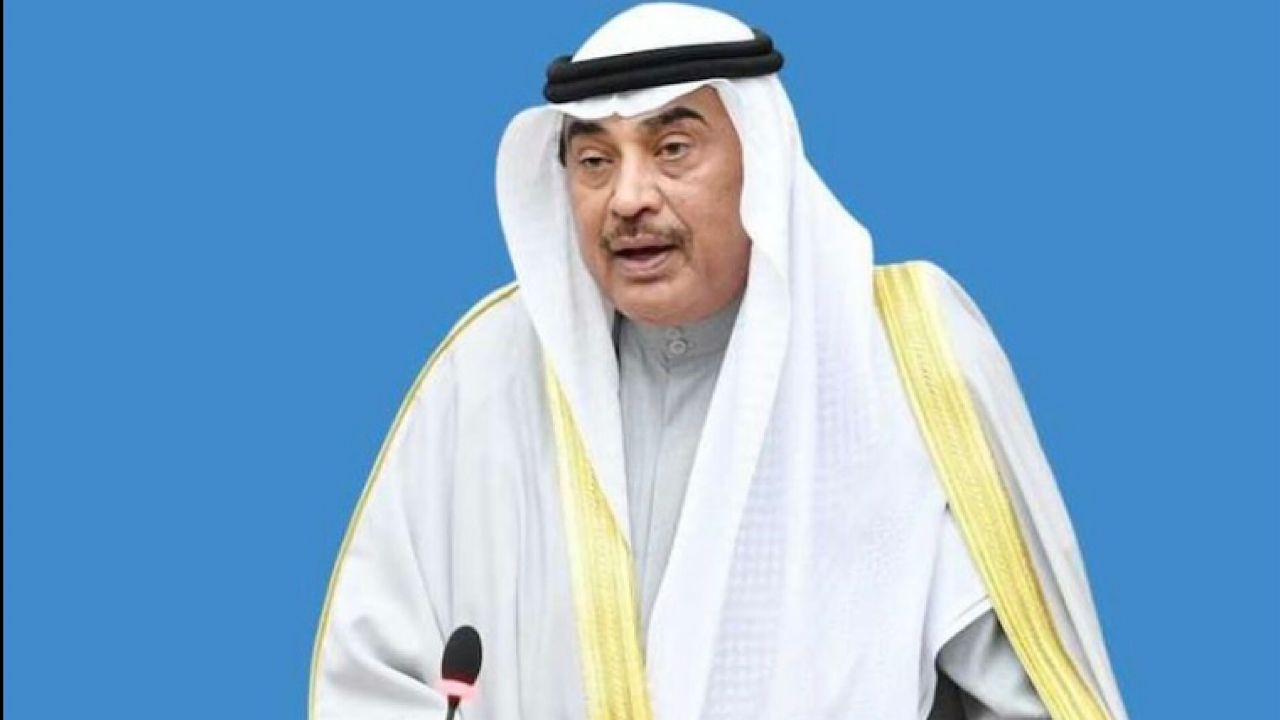 ولي عهد الكويت يتسلم خطاب استقالة الحكومة