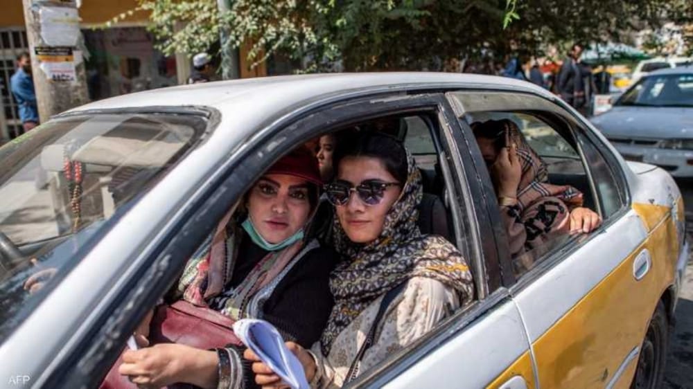 أوامر شفهية من طالبان بوقف إصدار تراخيص القيادة للنساء