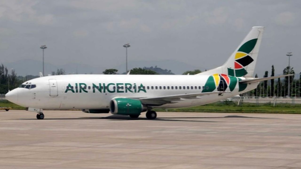 نيجيريا تعلق حركة الرحلات الجوية بسبب ارتفاع أسعار الوقود