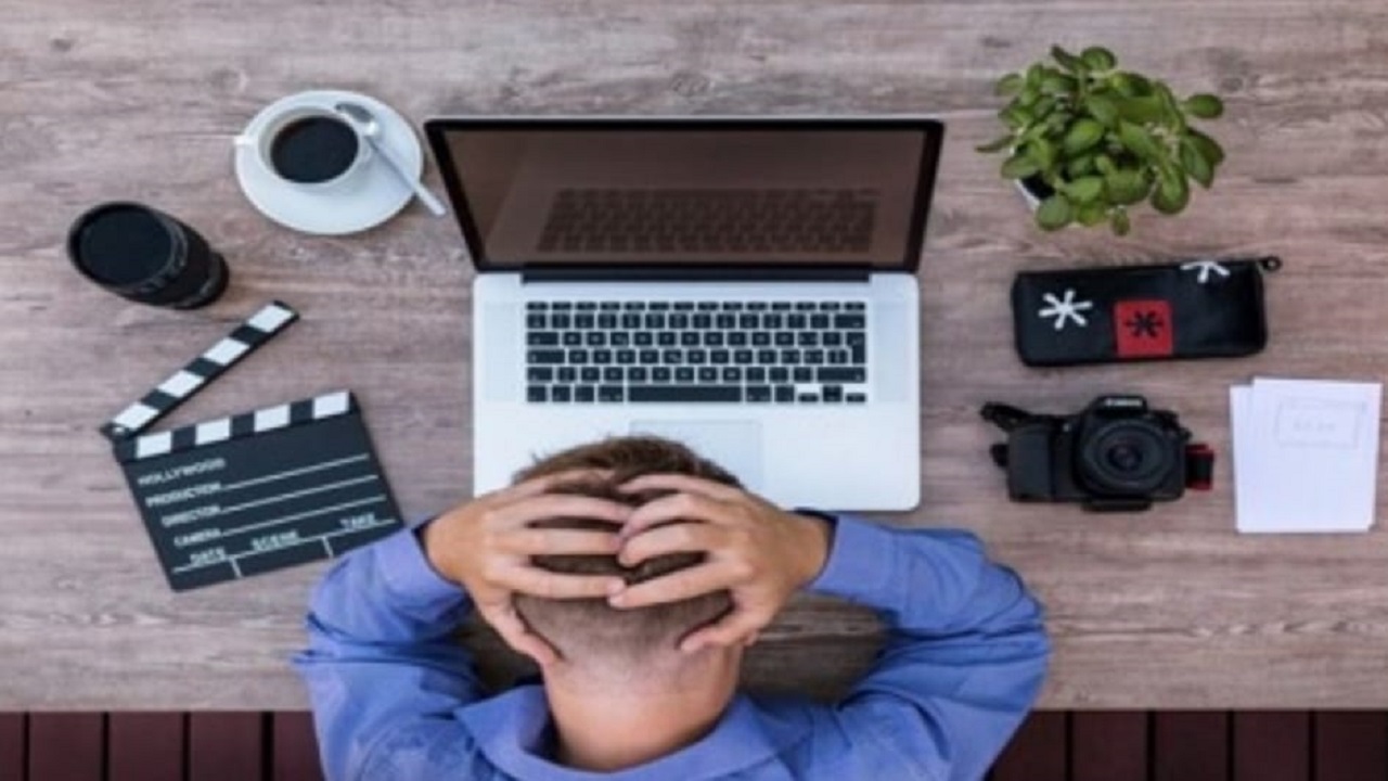 4أعراض تؤكد أنك مصاب بالإجهاد في عملك