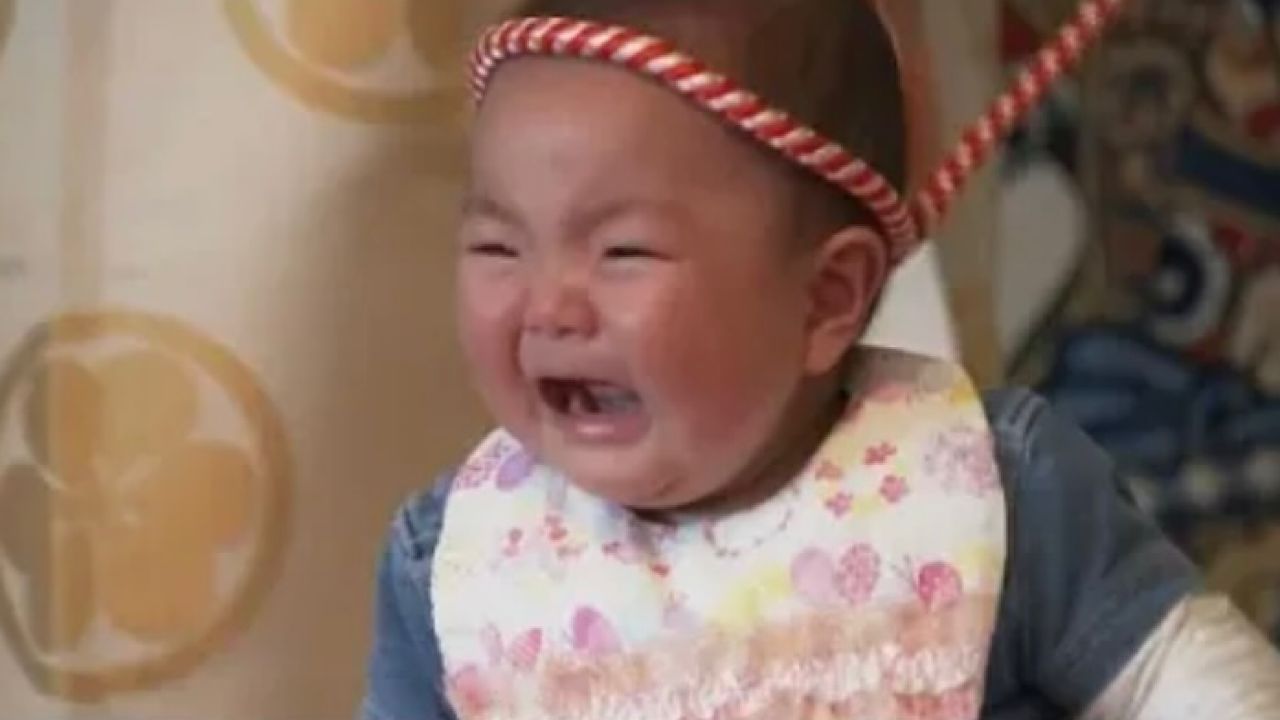 شاهد.. مدينة يابانية تحتفل بمسابقة لبكاء الأطفال الرضع