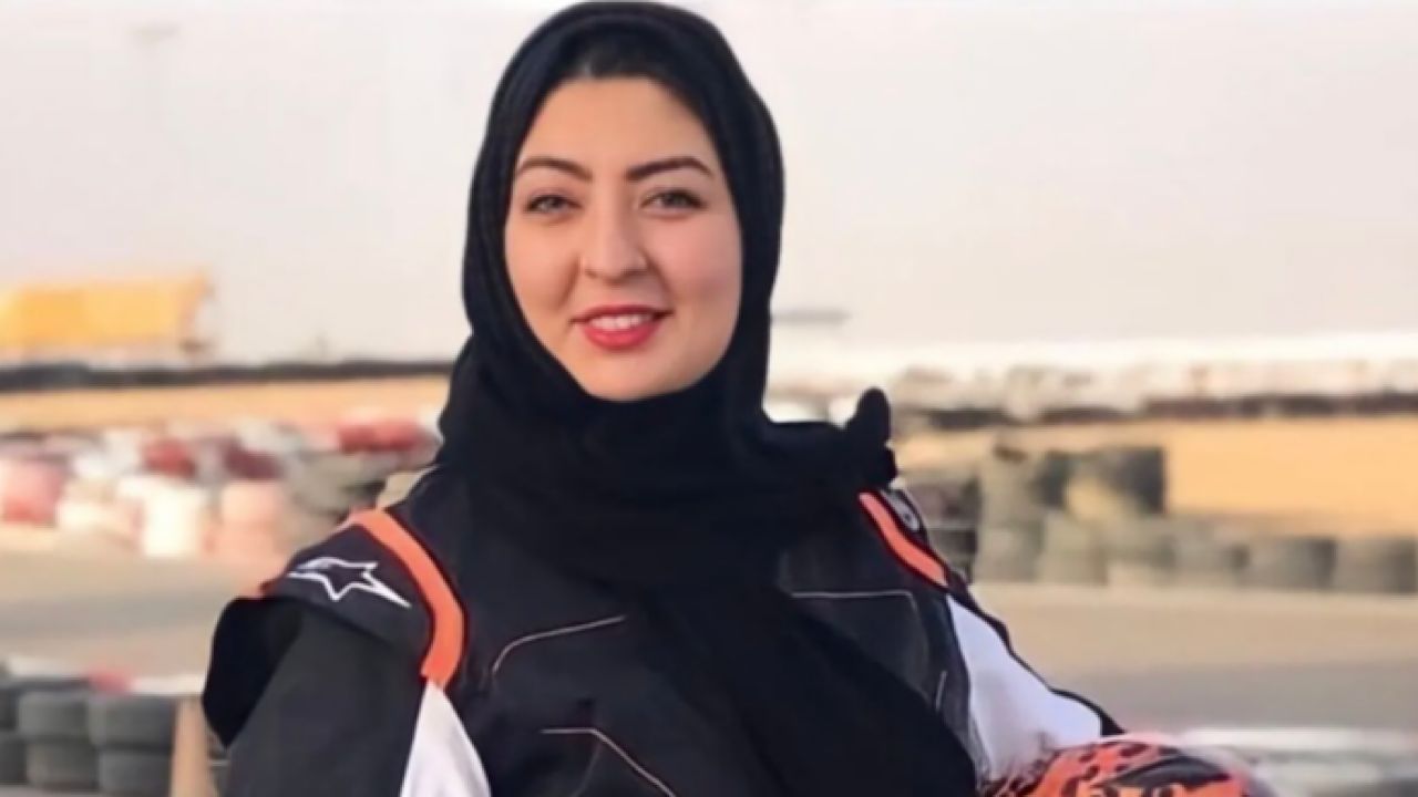 أفنان المرغلاني أول امرأة في المملكة تقود سيارات الأوتوكروس