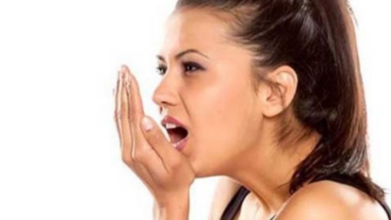 3 طرق لعلاج رائحة الفم الكريهة