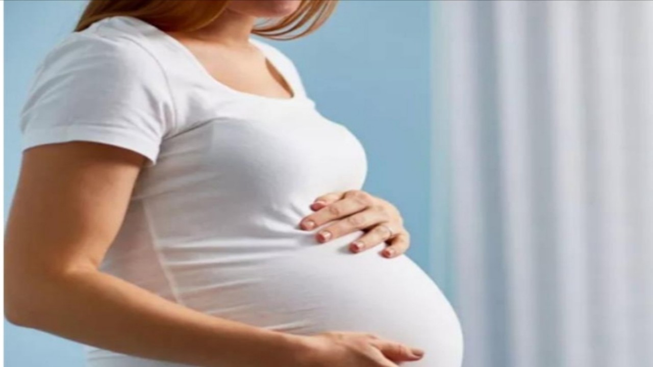 فيتامين بي 12.. فوائد لا يمكن للمرأة الحامل الاستغناء عنها