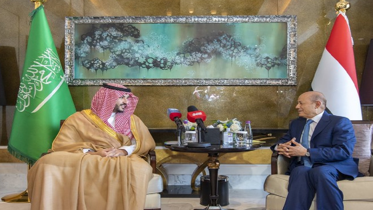 الأمير خالد بن سلمان يعلن حزمة من المشاريع التنموية الحيوية باليمن