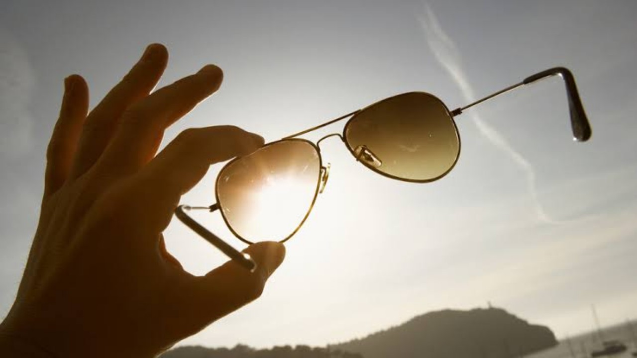 الغذاء والدواء توضح أبرز خصائص النظارات الشمسية